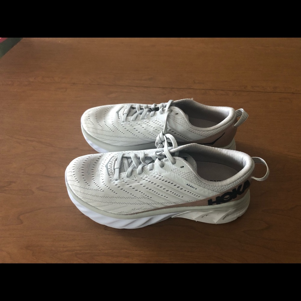 Hoka One One Arahi 4 (wide)